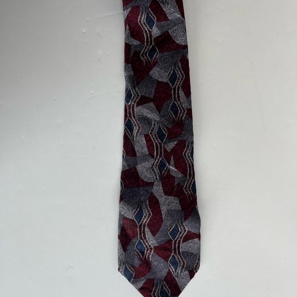 Lot of 4 VTG Men’s Silk Ties - Picture 11 of 11